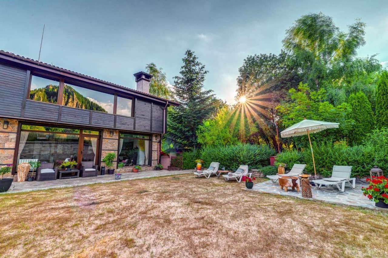 Hotel Smilen Szmoljan Kültér fotó