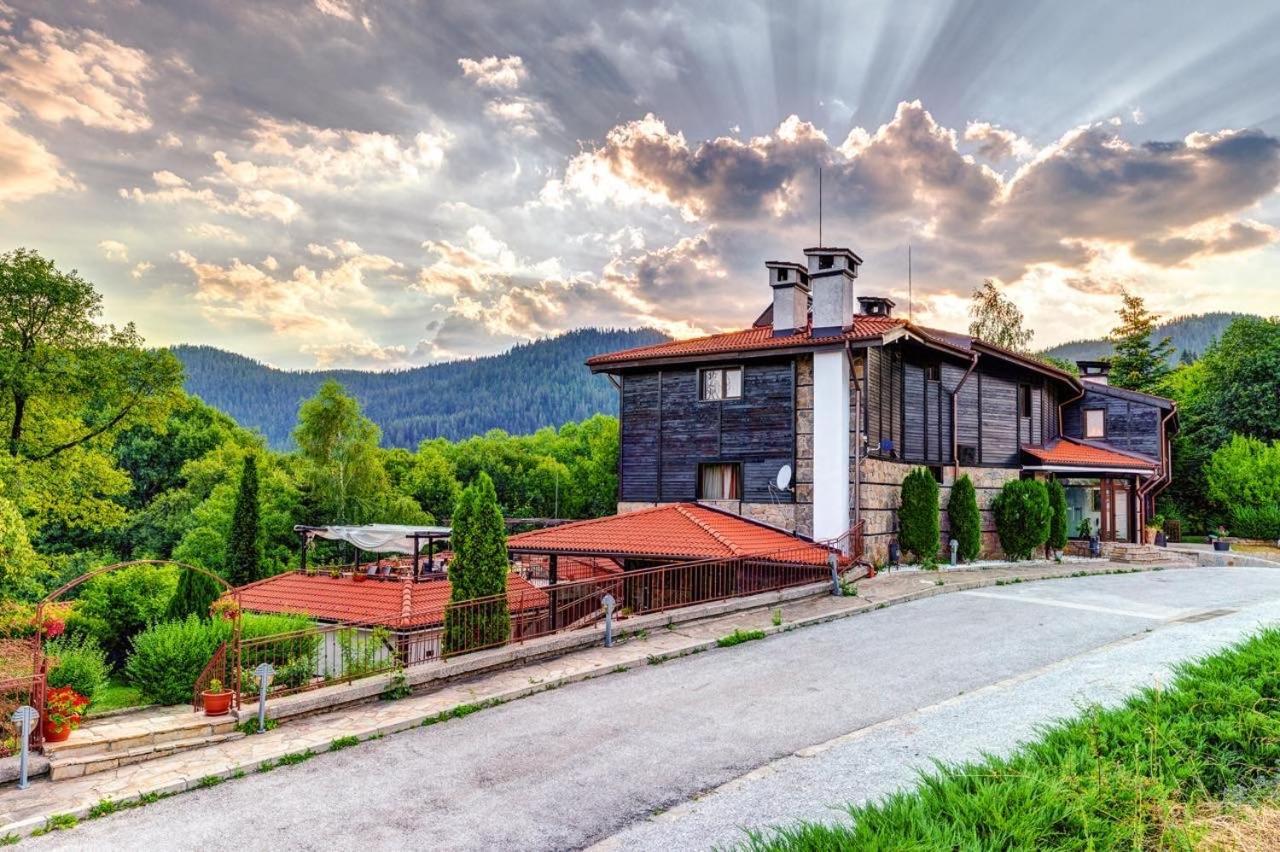 Hotel Smilen Szmoljan Kültér fotó