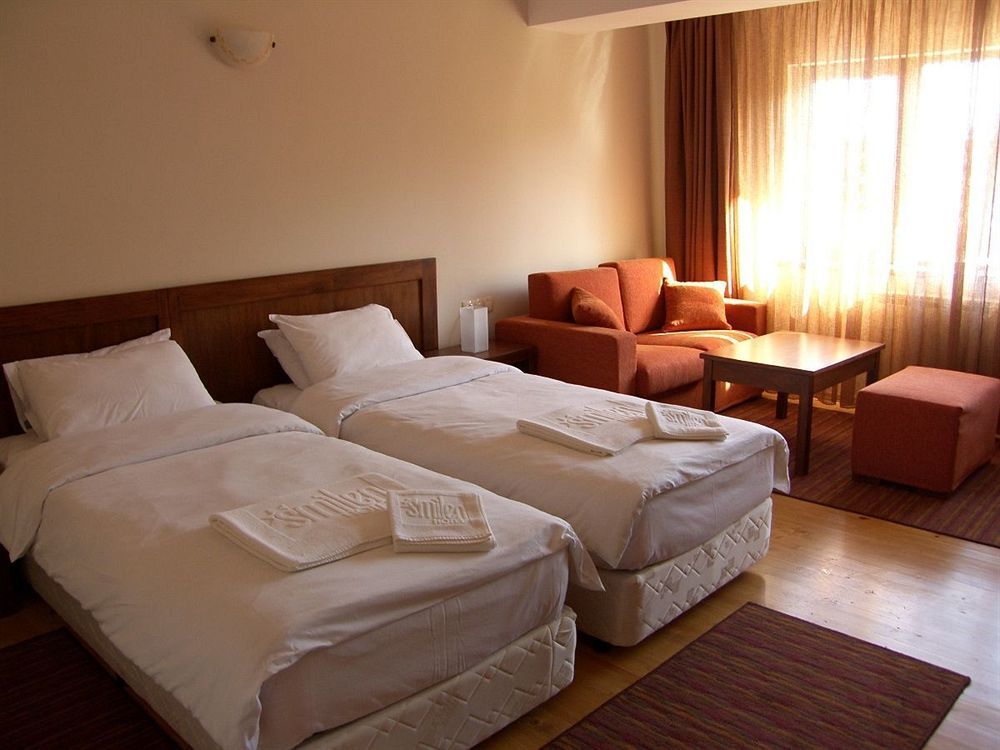 Hotel Smilen Szmoljan Kültér fotó